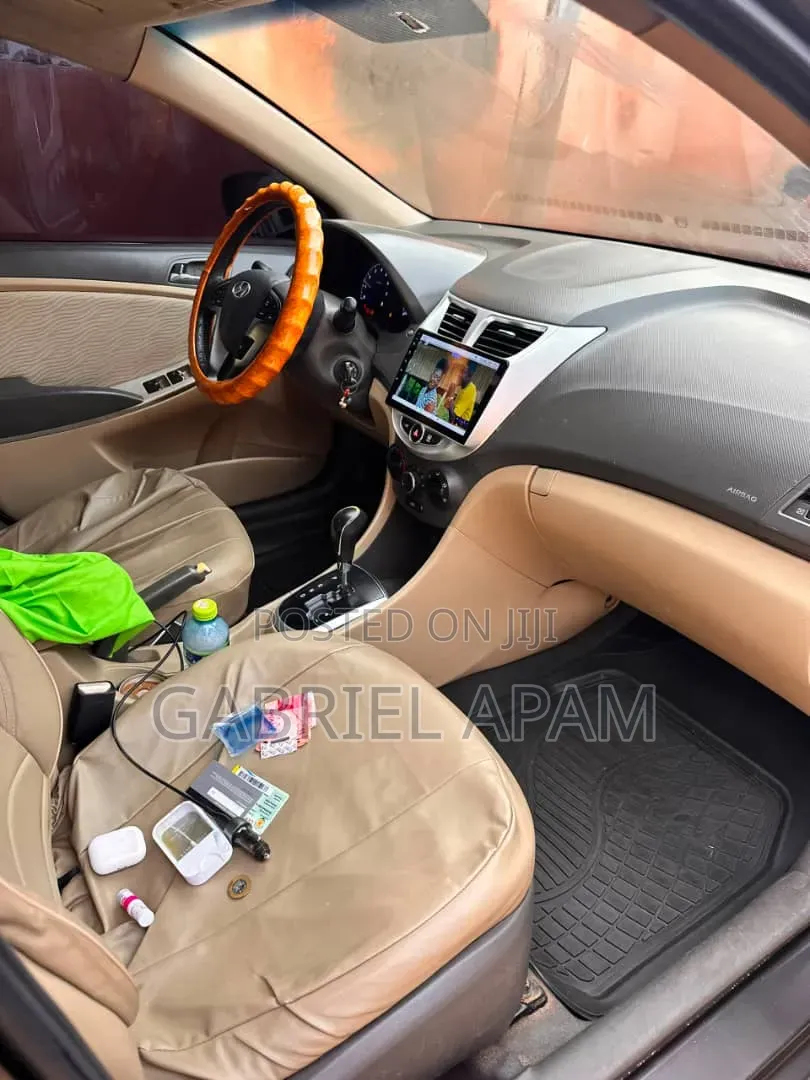 Hyundai Accent 2015 Brown