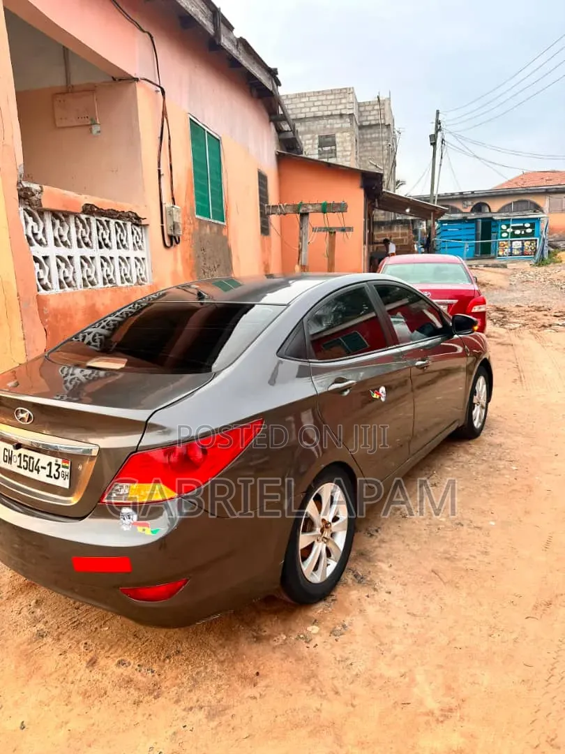 Hyundai Accent 2015 Brown