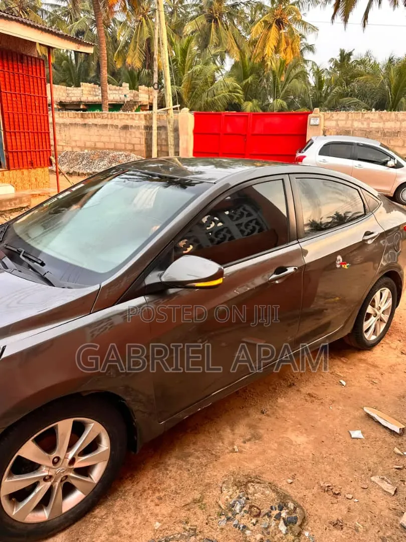 Hyundai Accent 2015 Brown
