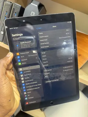 Apple iPad 9.7 128 GB Gray