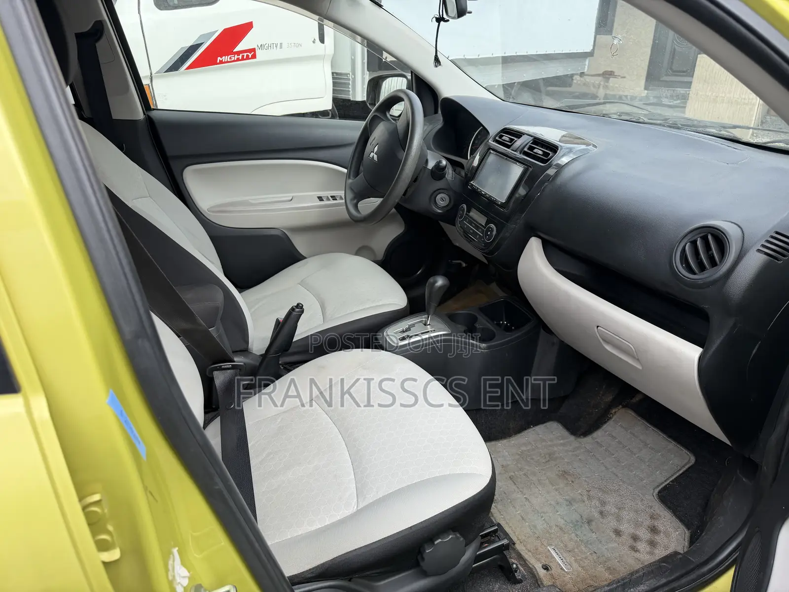 Toyota Vitz 1.3 FWD 5dr 2014 Black
