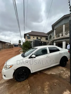 Toyota Corolla 2009 White