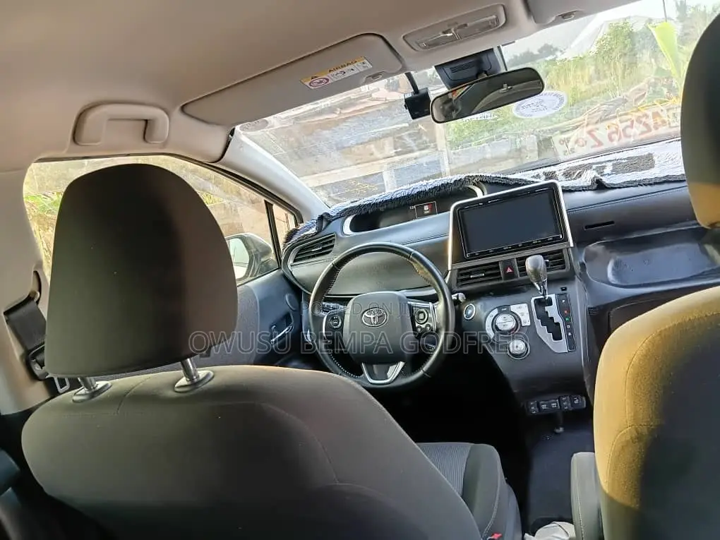 Toyota Sienta 1.5 Hybrid FWD 2020 White