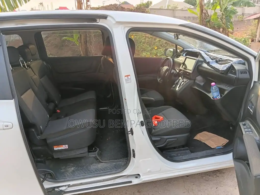 Toyota Sienta 1.5 Hybrid FWD 2020 White