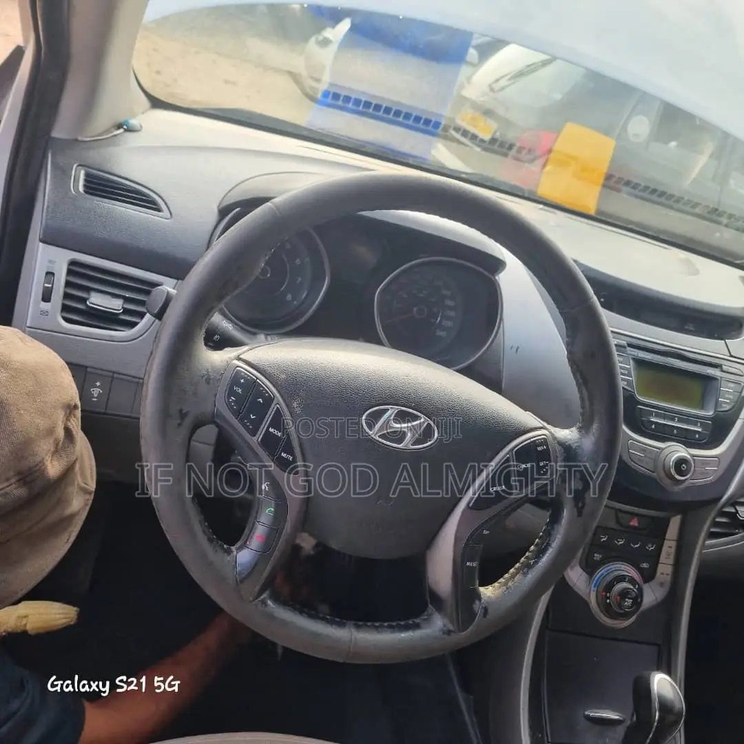 Hyundai Elantra 2014 Silver