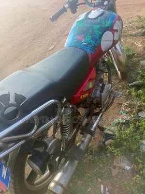 Royal RY125 2019 Red