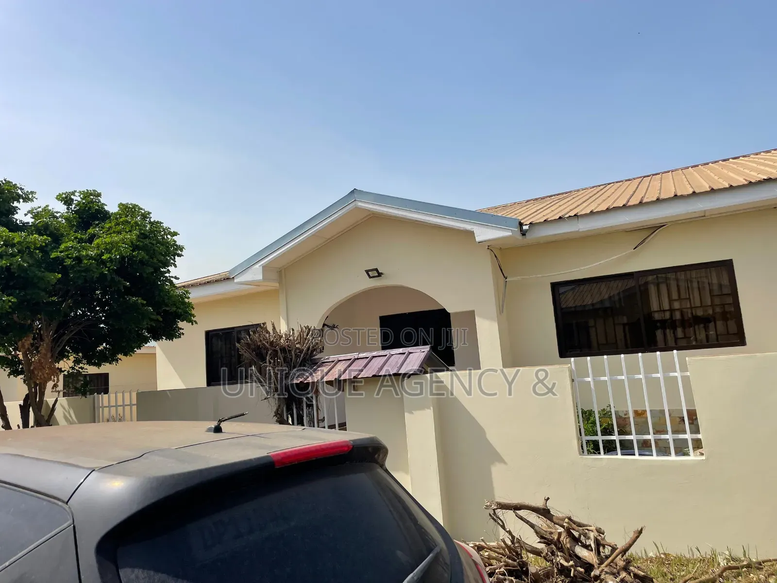 Furnished 3bdrm Bungalow in Community 25 for rent