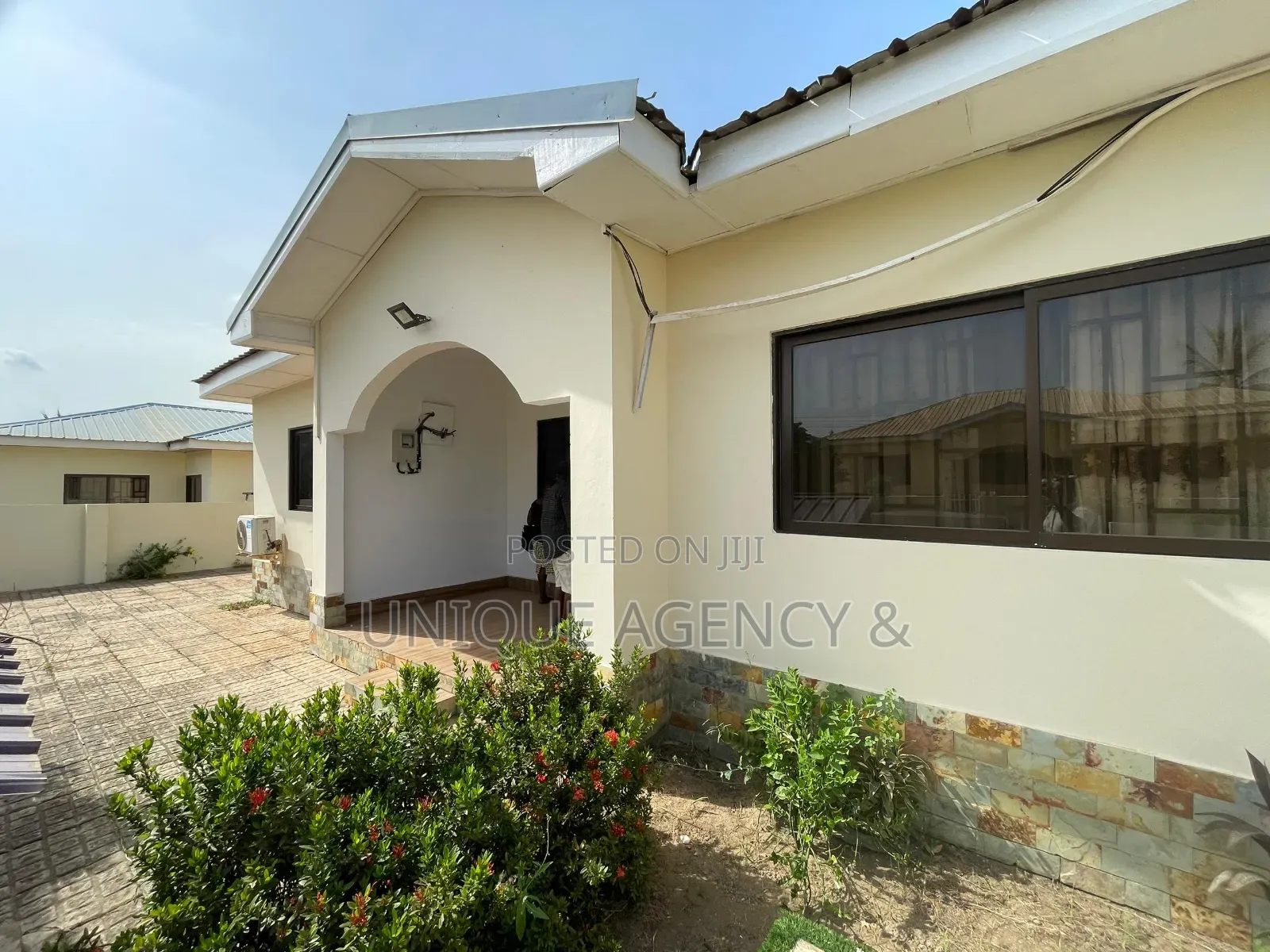 Furnished 3bdrm Bungalow in Community 25 for rent