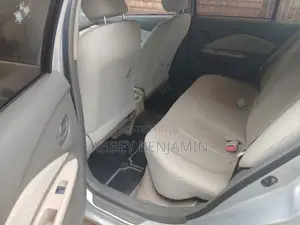 Toyota Belta 2010 Silver
