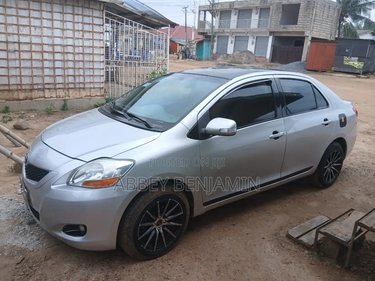 Toyota Belta 2010 Silver