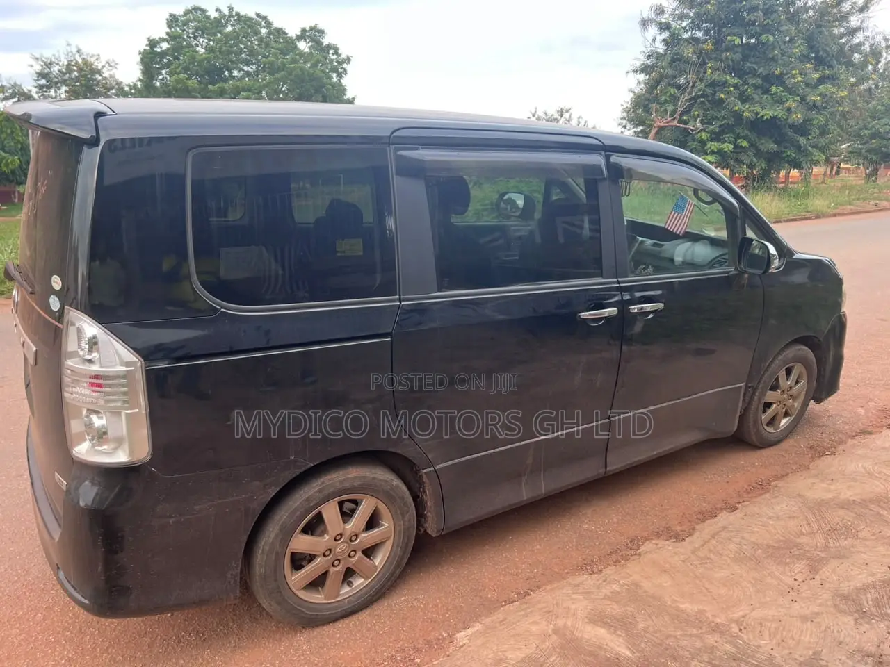 Toyota Voxy V 2WD 8-Seater 2012 Black
