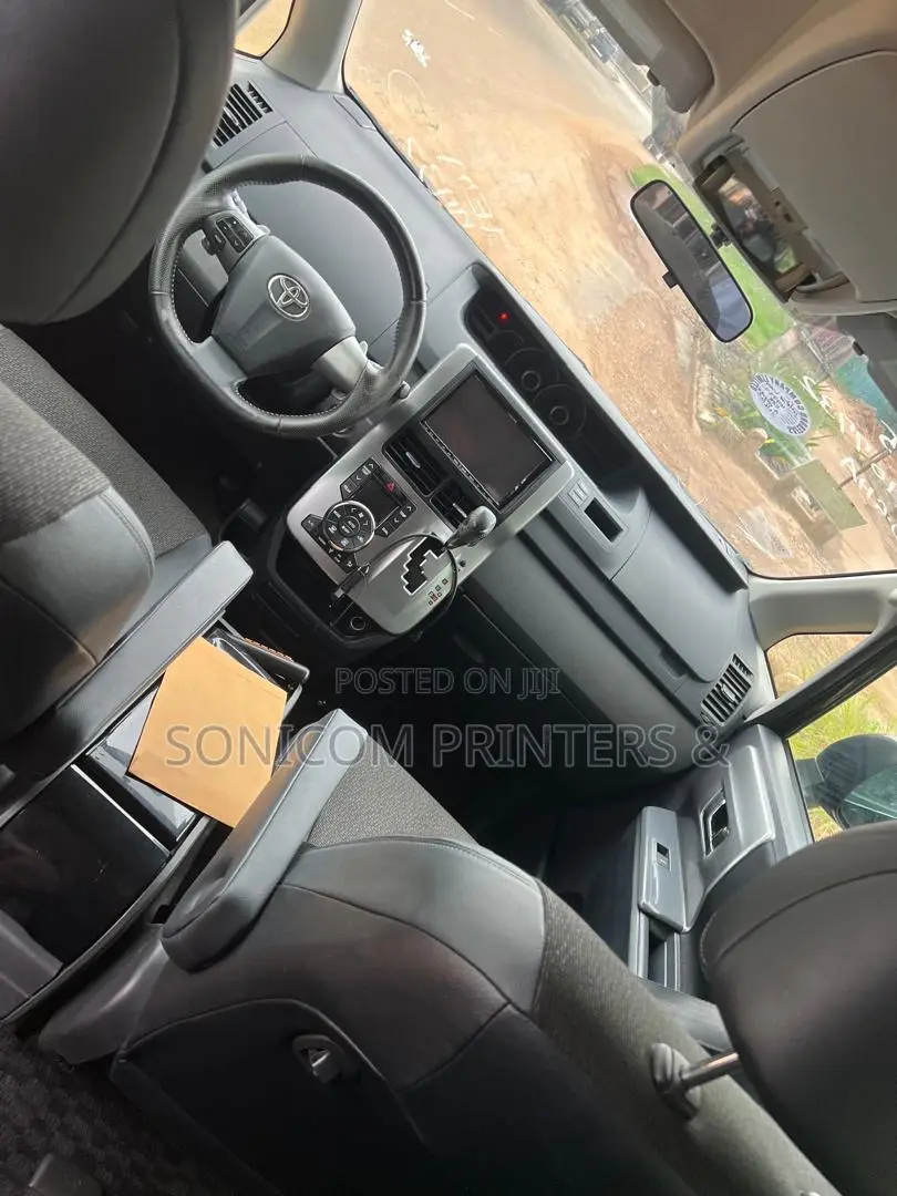 Toyota Voxy X L Edition 4WD 7-Seater 2013 Black