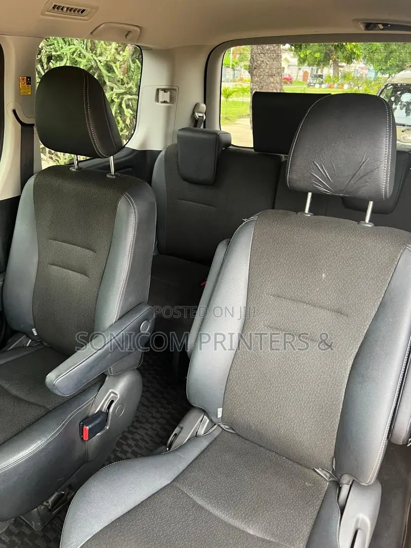 Toyota Voxy X L Edition 4WD 7-Seater 2013 Black