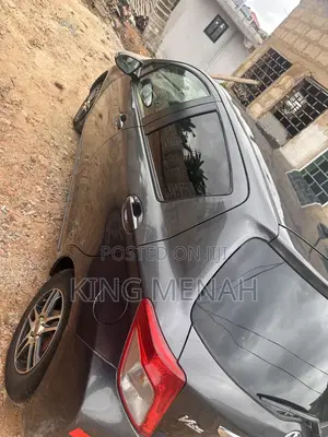 Toyota Vitz 1.3 AWD 3dr 2012 Black
