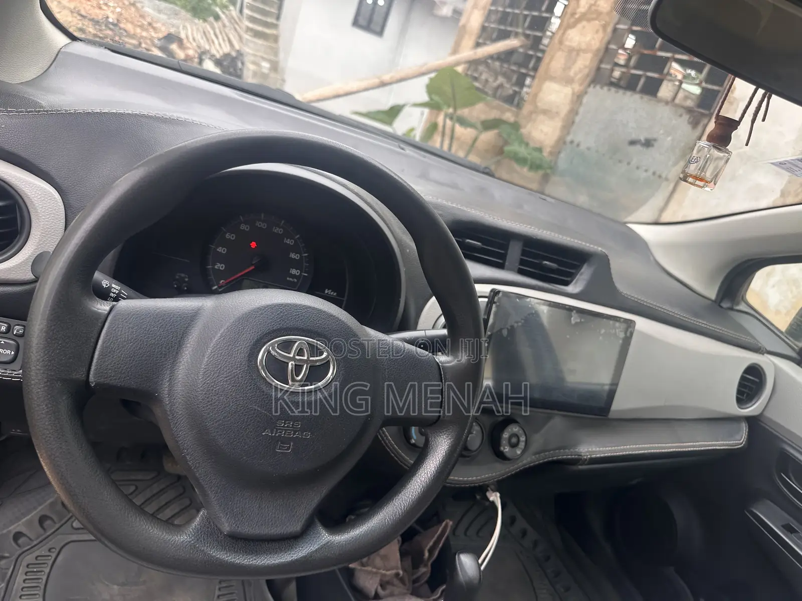 Toyota Vitz 1.3 AWD 3dr 2012 Black