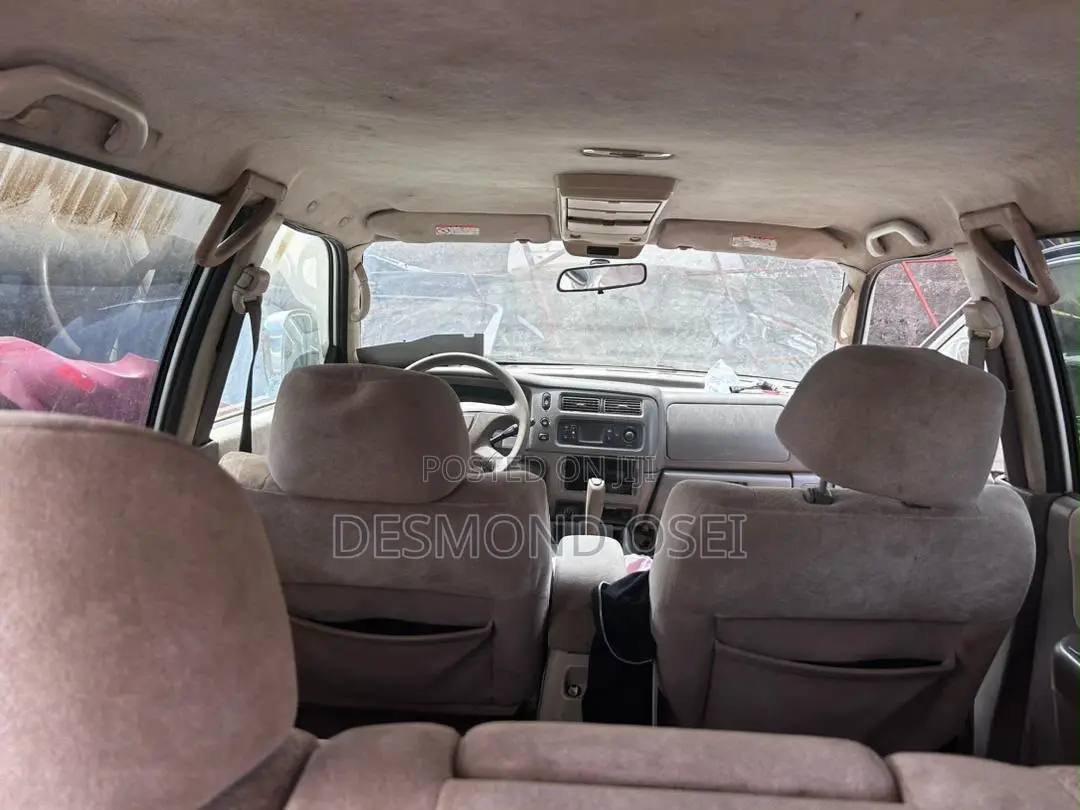 Mitsubishi Challenger 2000 White