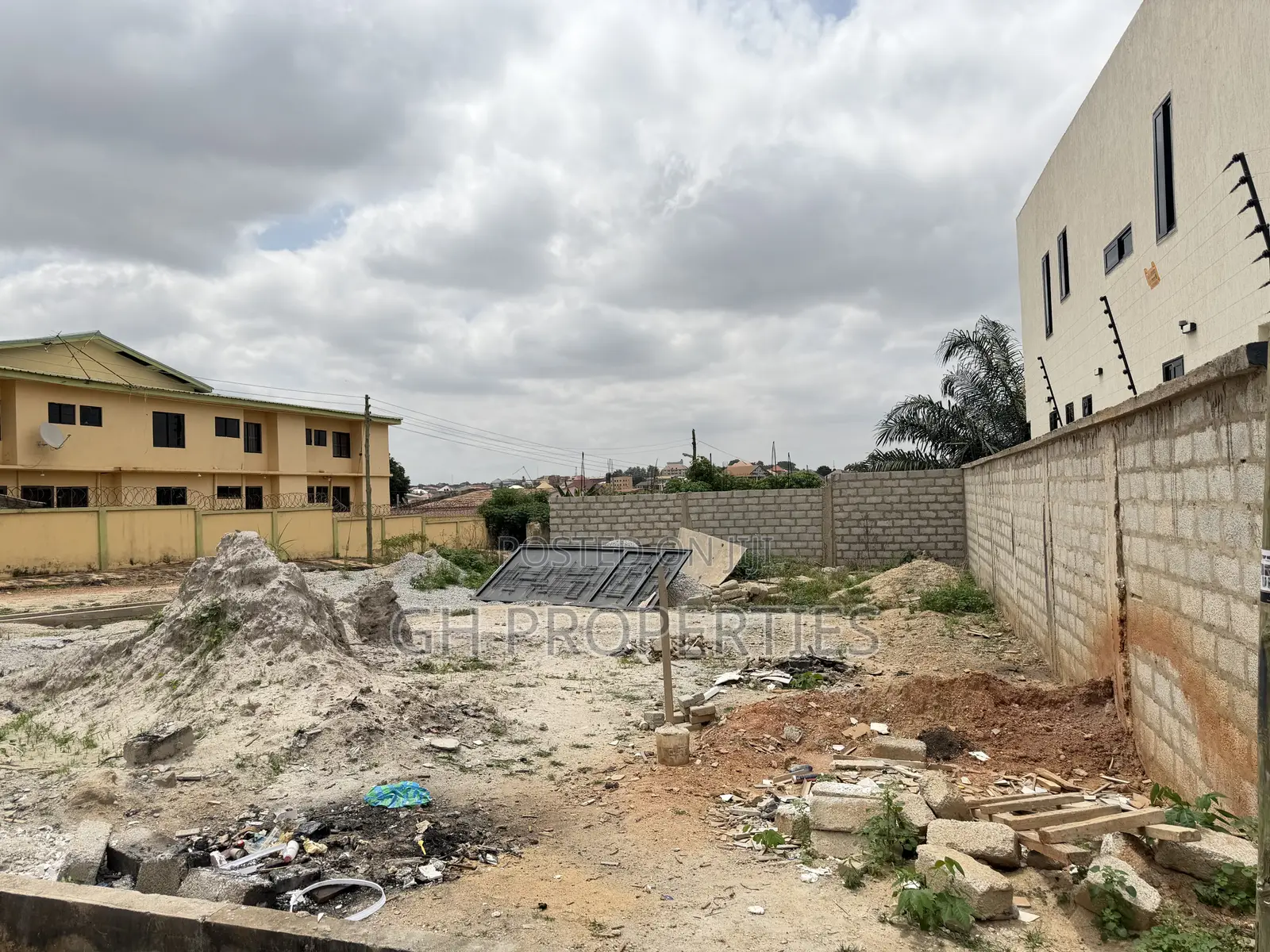 Half Plot for Sale at Santasi,Atasemanso.