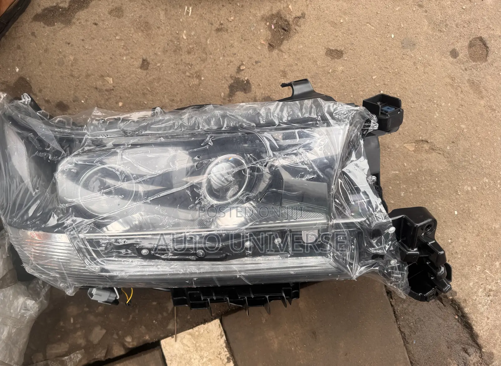 Landcruiser 200 2013, 2014, 2015, 2016, 2017, 2018., 2020 Headlight