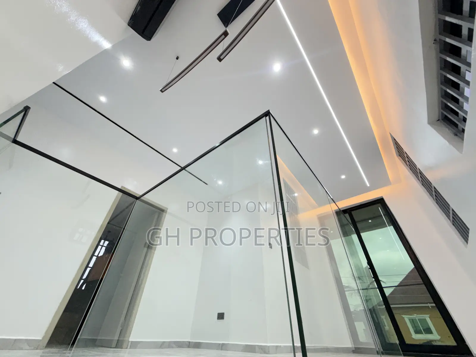 4bdrm Duplex in Atasemanso., Kumasi Metropolitan for sale
