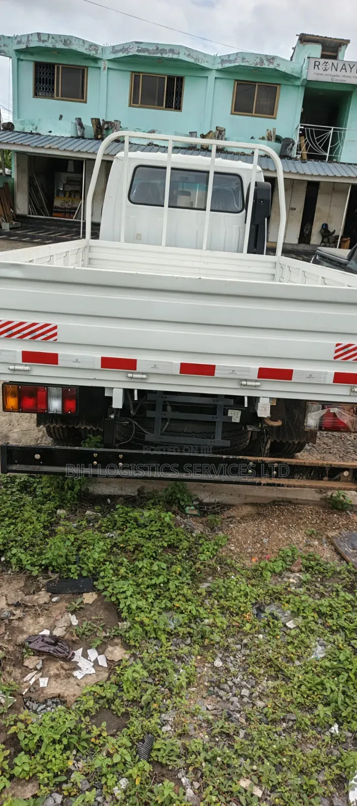 New Isuzu Elf Truck 2025 White