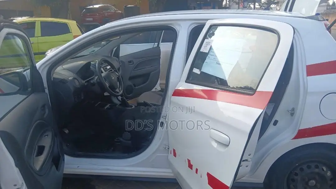 Mitsubishi Spacestar 2016 White