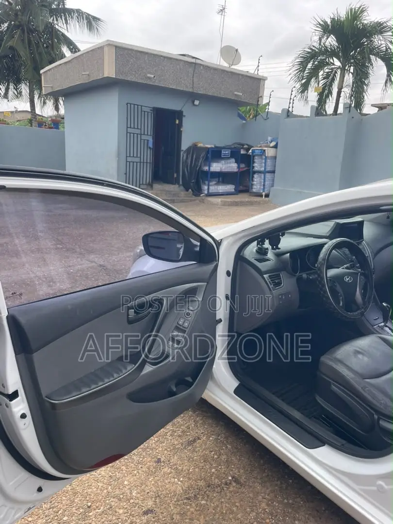 Hyundai Avante 2014 White