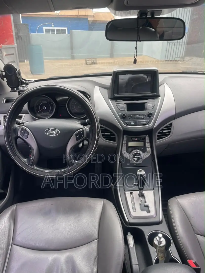 Hyundai Avante 2014 White
