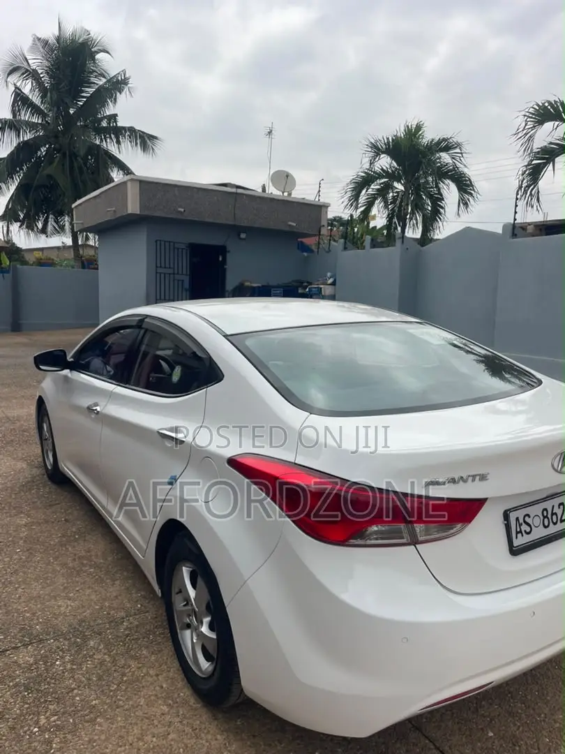 Hyundai Avante 2014 White