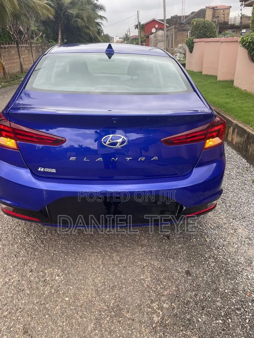 Hyundai Elantra 2019 Blue