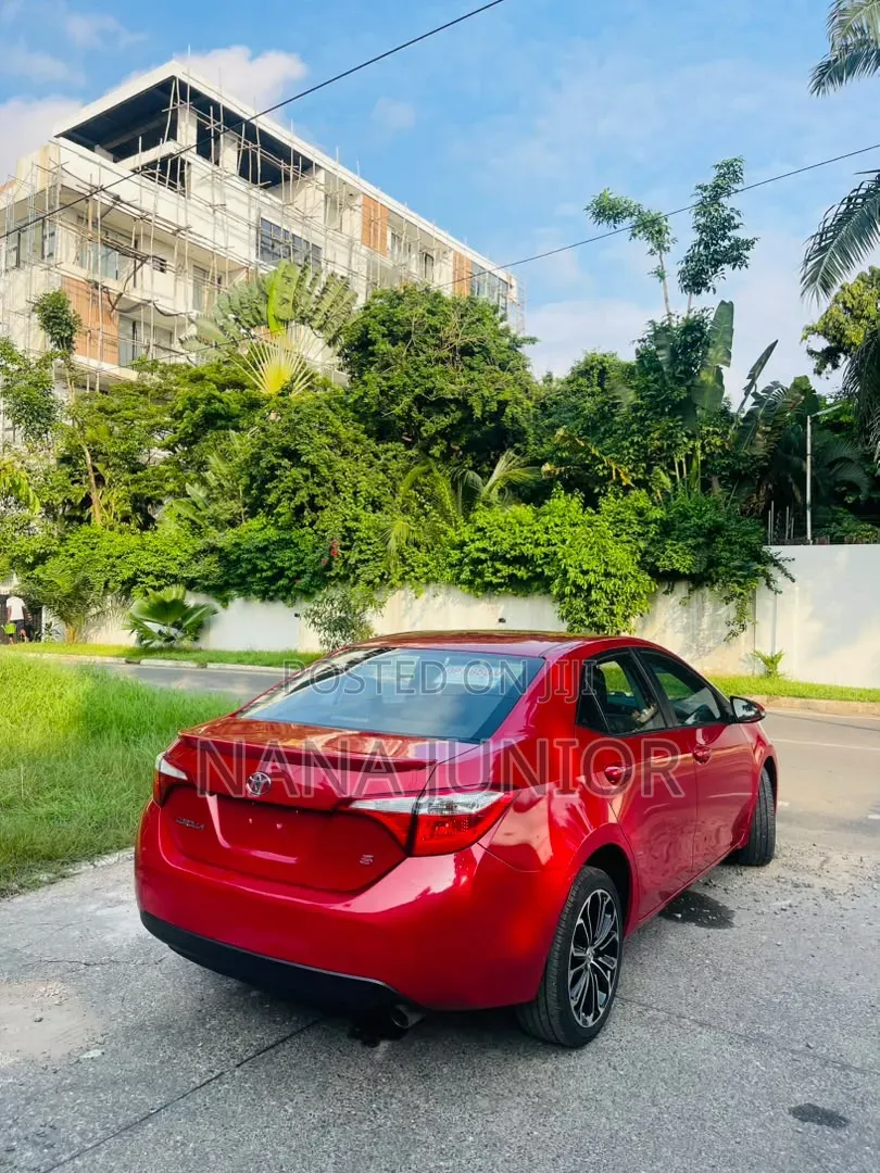 Toyota Corolla 2016 Red