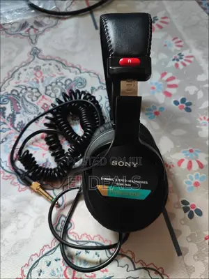 Sony MDR-7506 Professional Studio Monitor Headphones