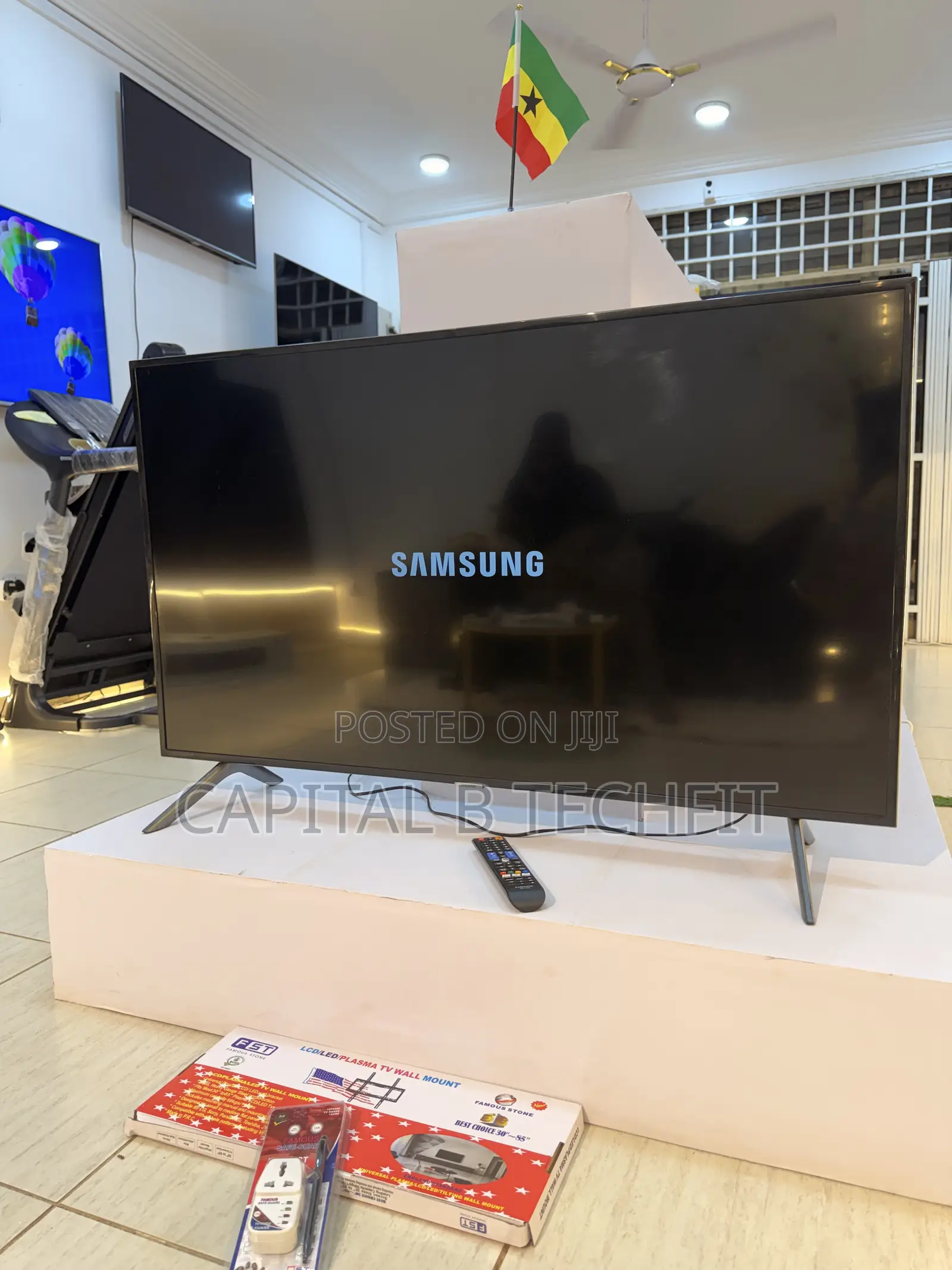 50inches Samsung UHD HDR SMAER Machine