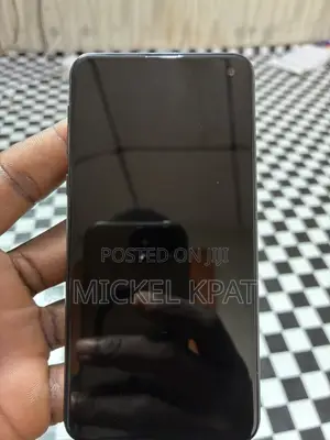 Samsung Galaxy S10e 128 GB Black