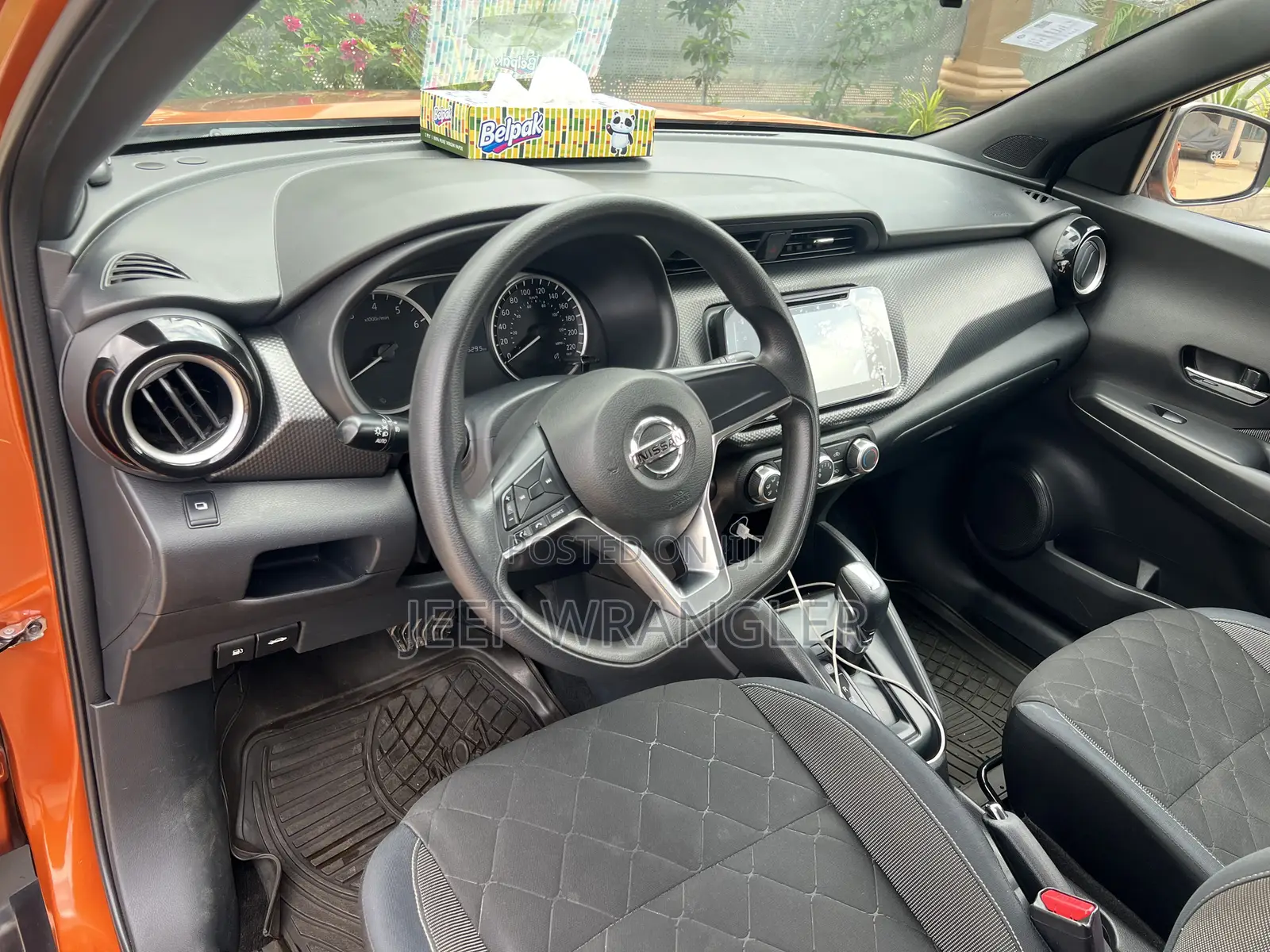 Nissan Kicks S 2018 Orange