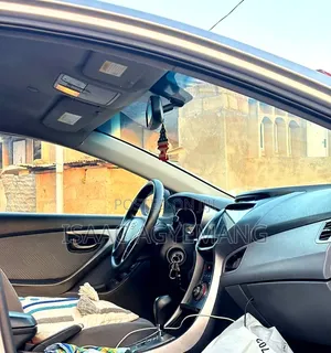 Hyundai Elantra 2013 Silver