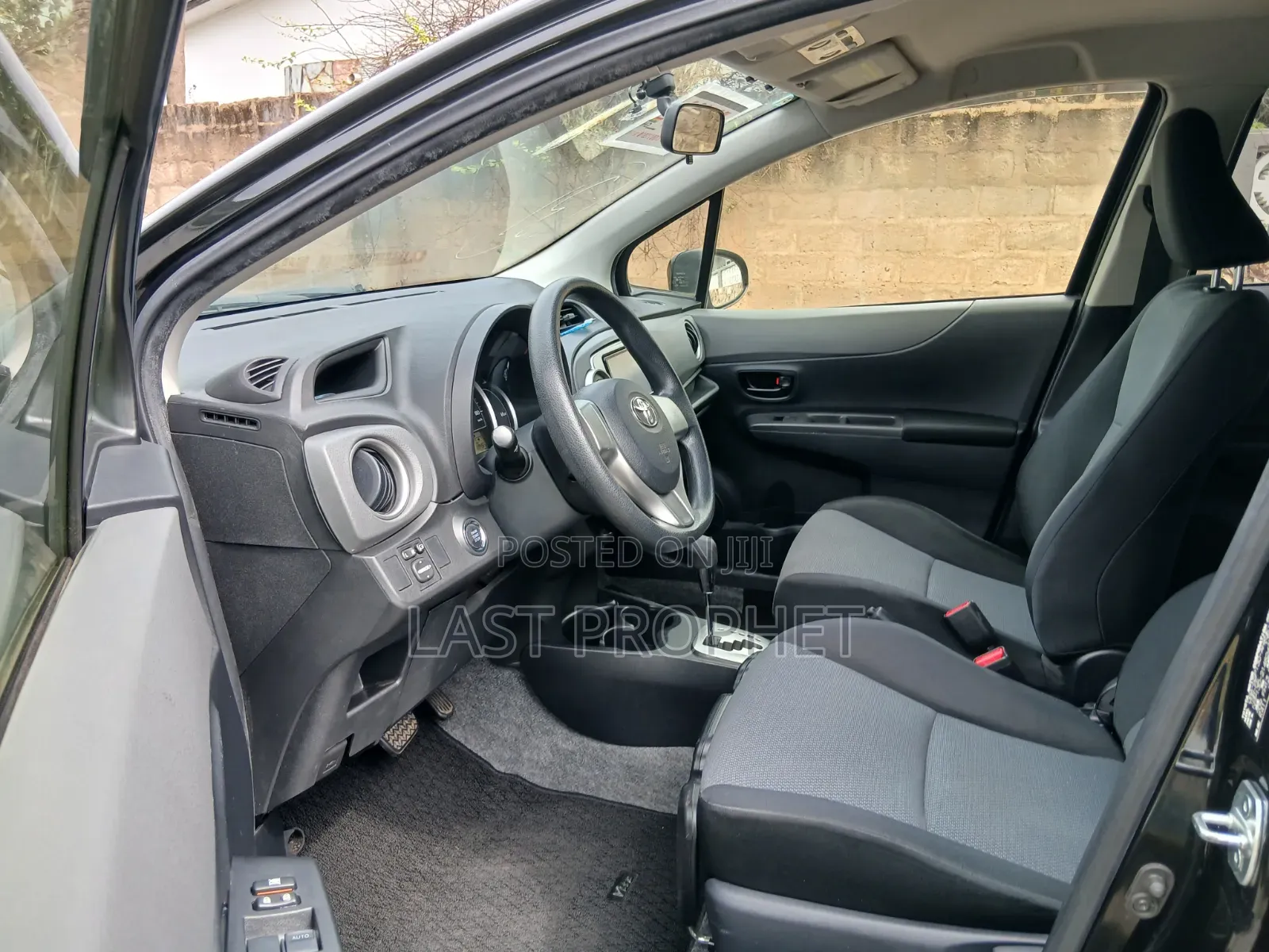 Toyota Vitz 2014 Black