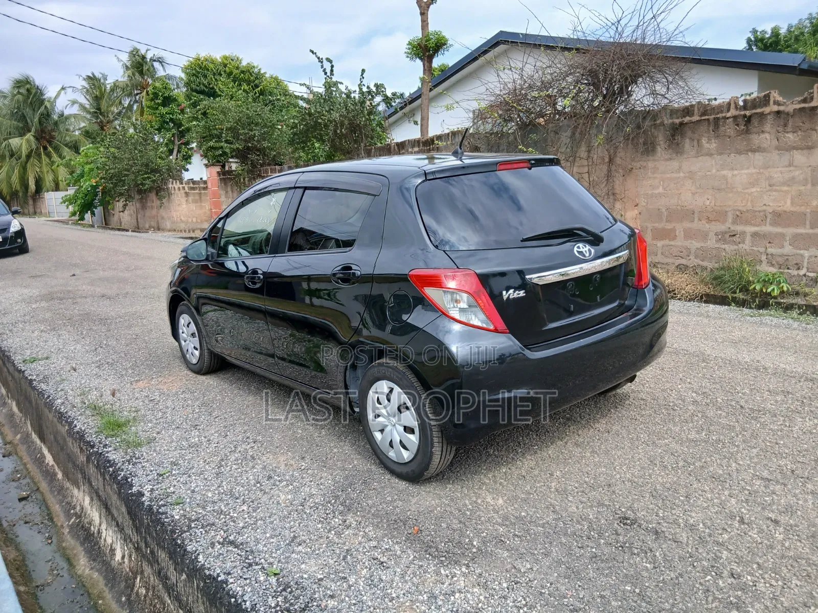 Toyota Vitz 2014 Black