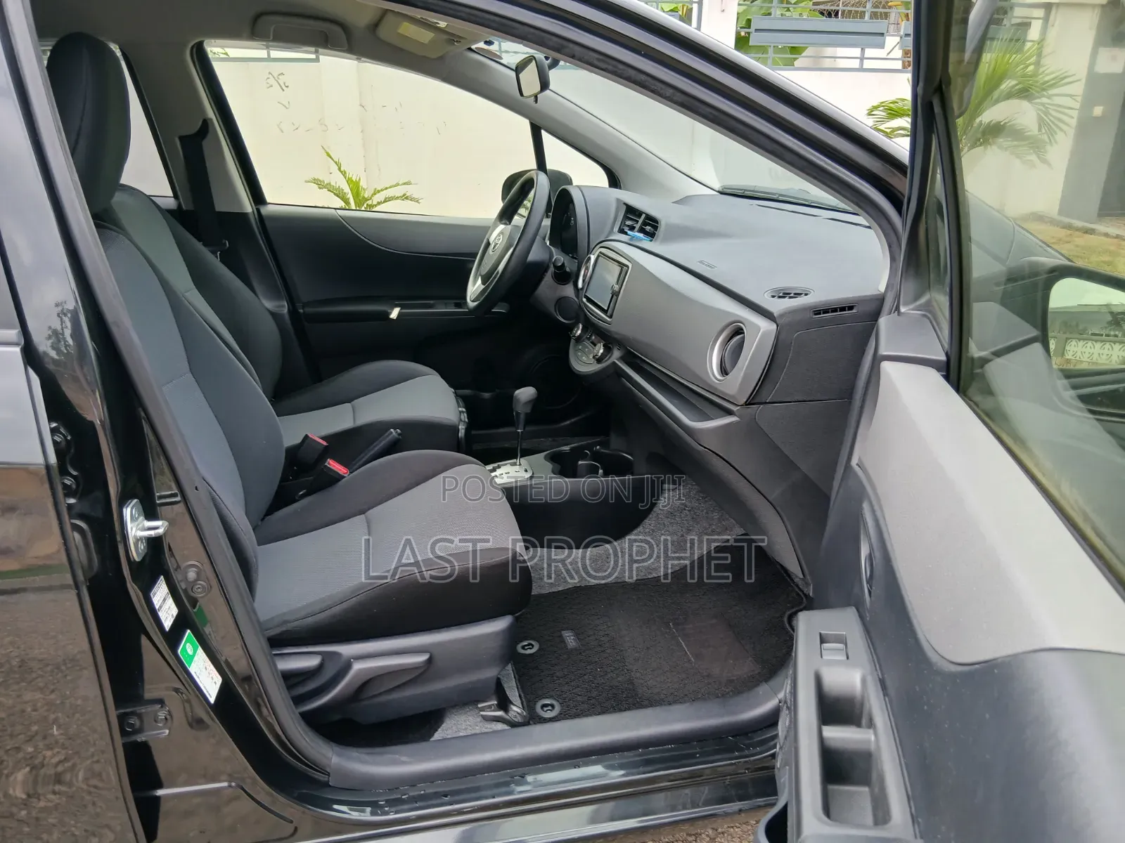 Toyota Vitz 2014 Black
