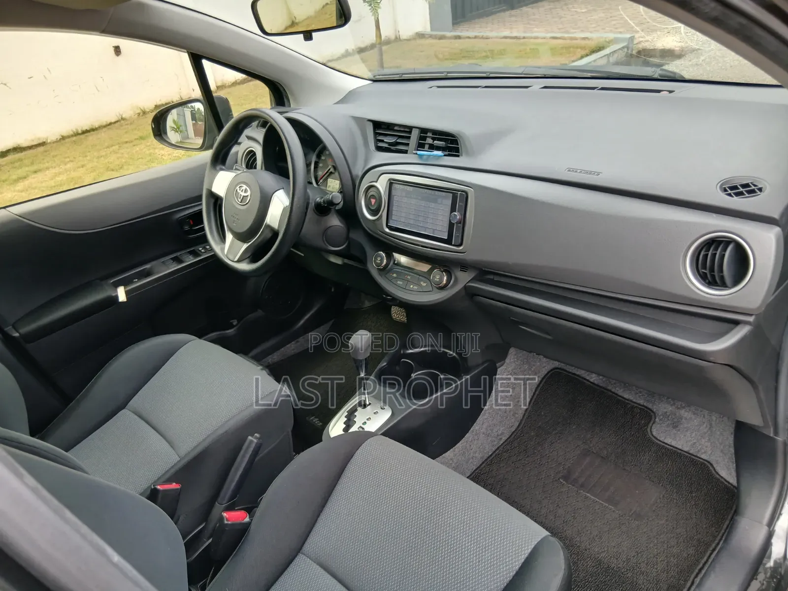 Toyota Vitz 2014 Black