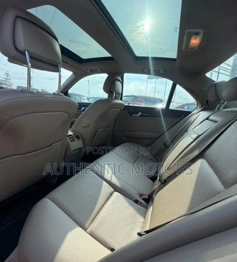 Mercedes-Benz C250 2014 Red