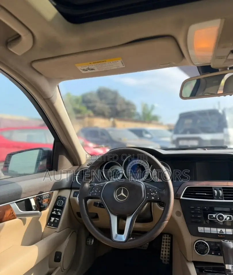 Mercedes-Benz C250 2014 Red