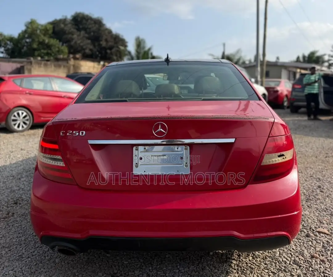 Mercedes-Benz C250 2014 Red