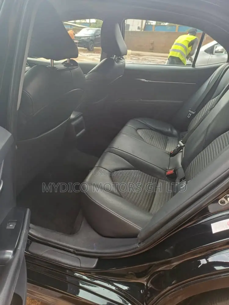 Toyota Camry SE (2.5L 4cyl 8A) 2019 Black