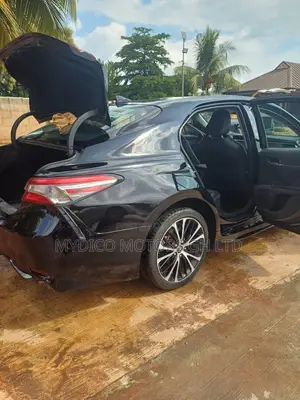Toyota Camry SE (2.5L 4cyl 8A) 2019 Black
