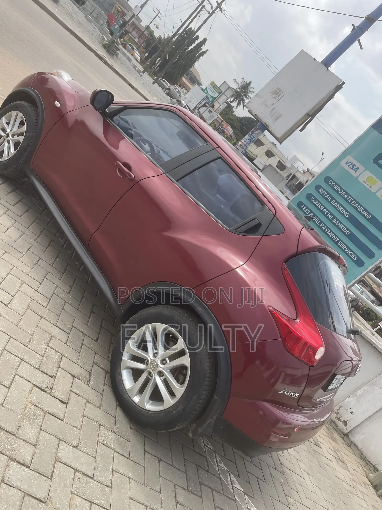 Nissan Juke SV 4dr Hatchback AWD (1.6L 4cyl Turbo CVT) 2015 Burgundy