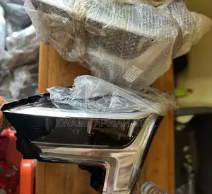 Toyota Tundra “2022,2023,2024,2025”(xse/Xle) Headlights