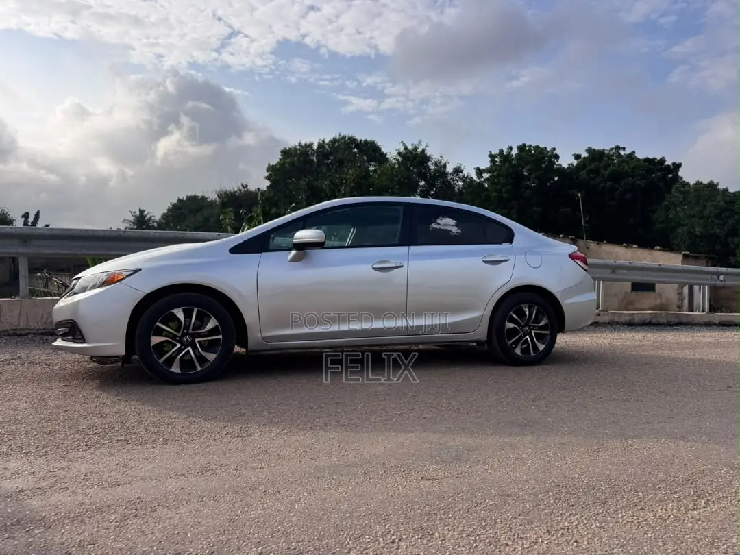 Honda Civic LX 4dr Sedan (1.8L 4cyl CVT) 2014 Silver