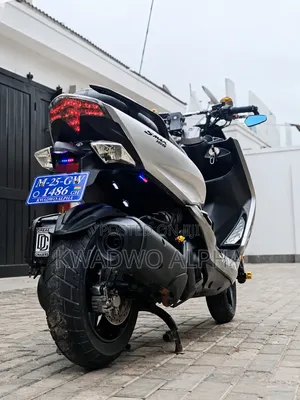 Yamaha Majesty 2018 Silver