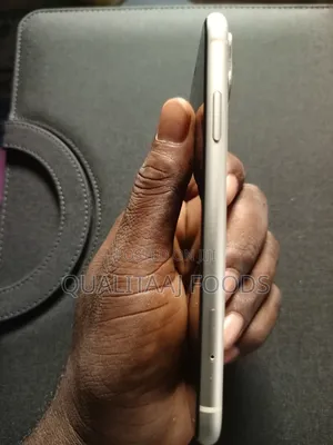 Apple iPhone 11 64 GB White