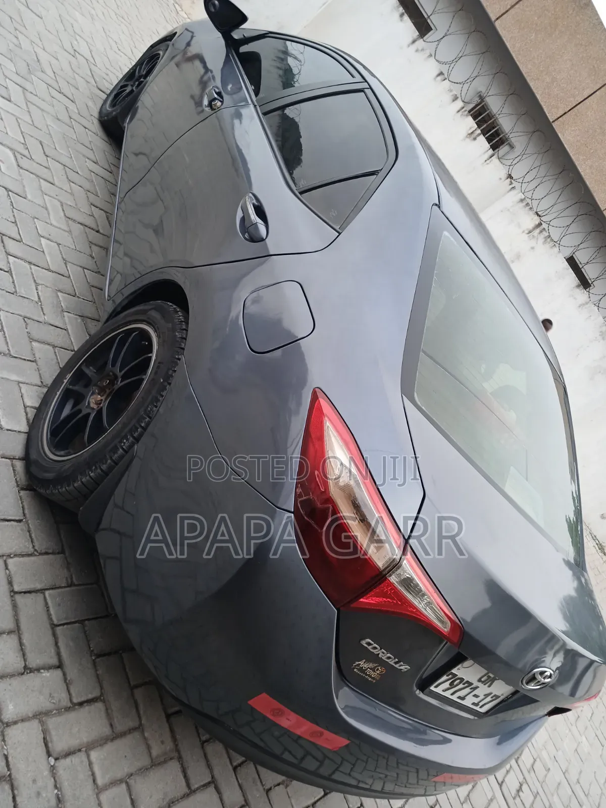 Toyota Corolla 2016 Gray